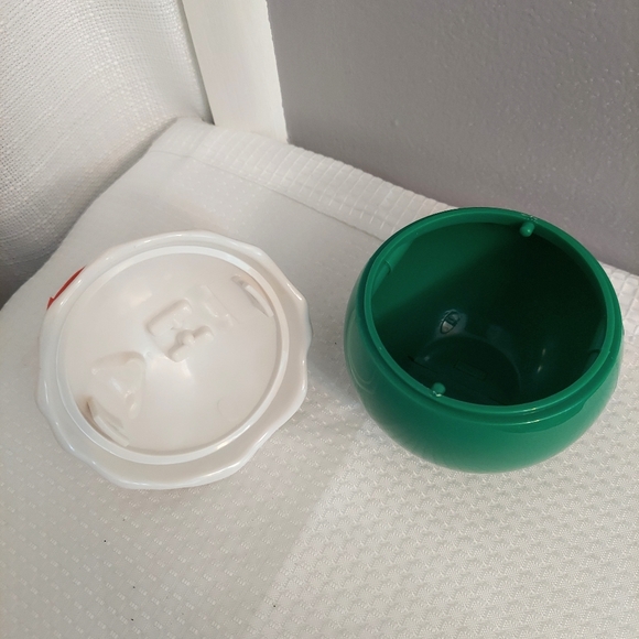 Green M&M Snowball Ornament Candy Container Sleigh Christmas Collectible - Picture 6 of 9